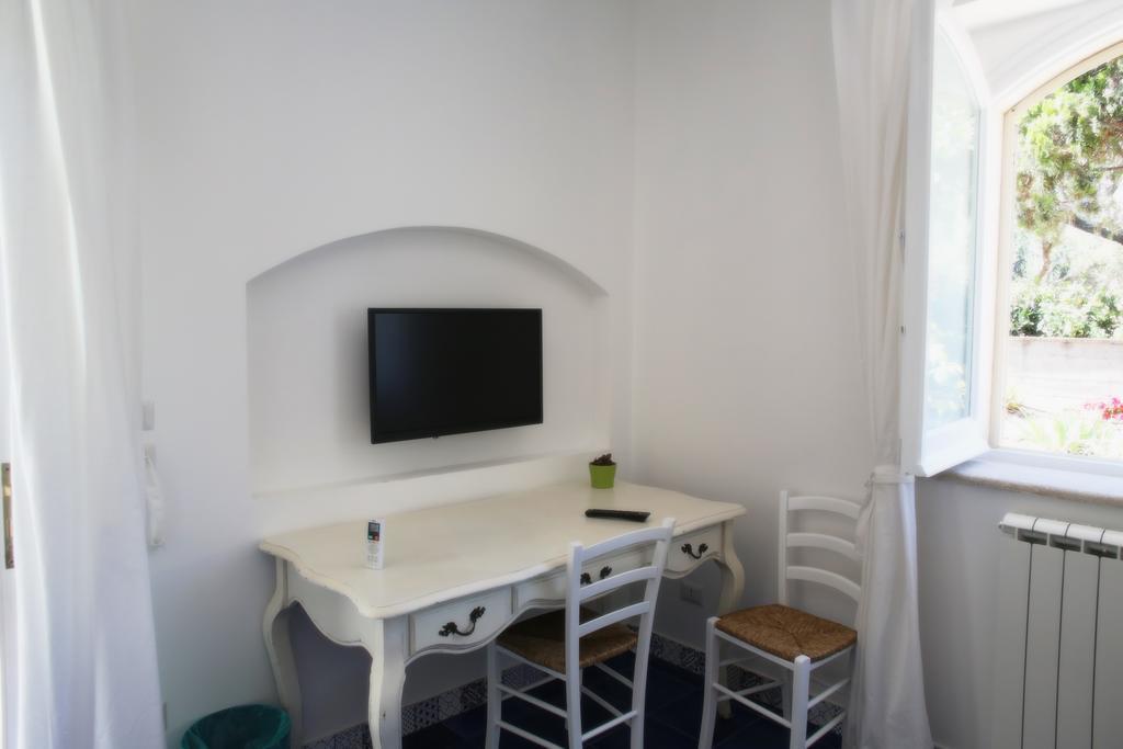 Bed & Breakfast Avocado Beyond Giardini Naxos